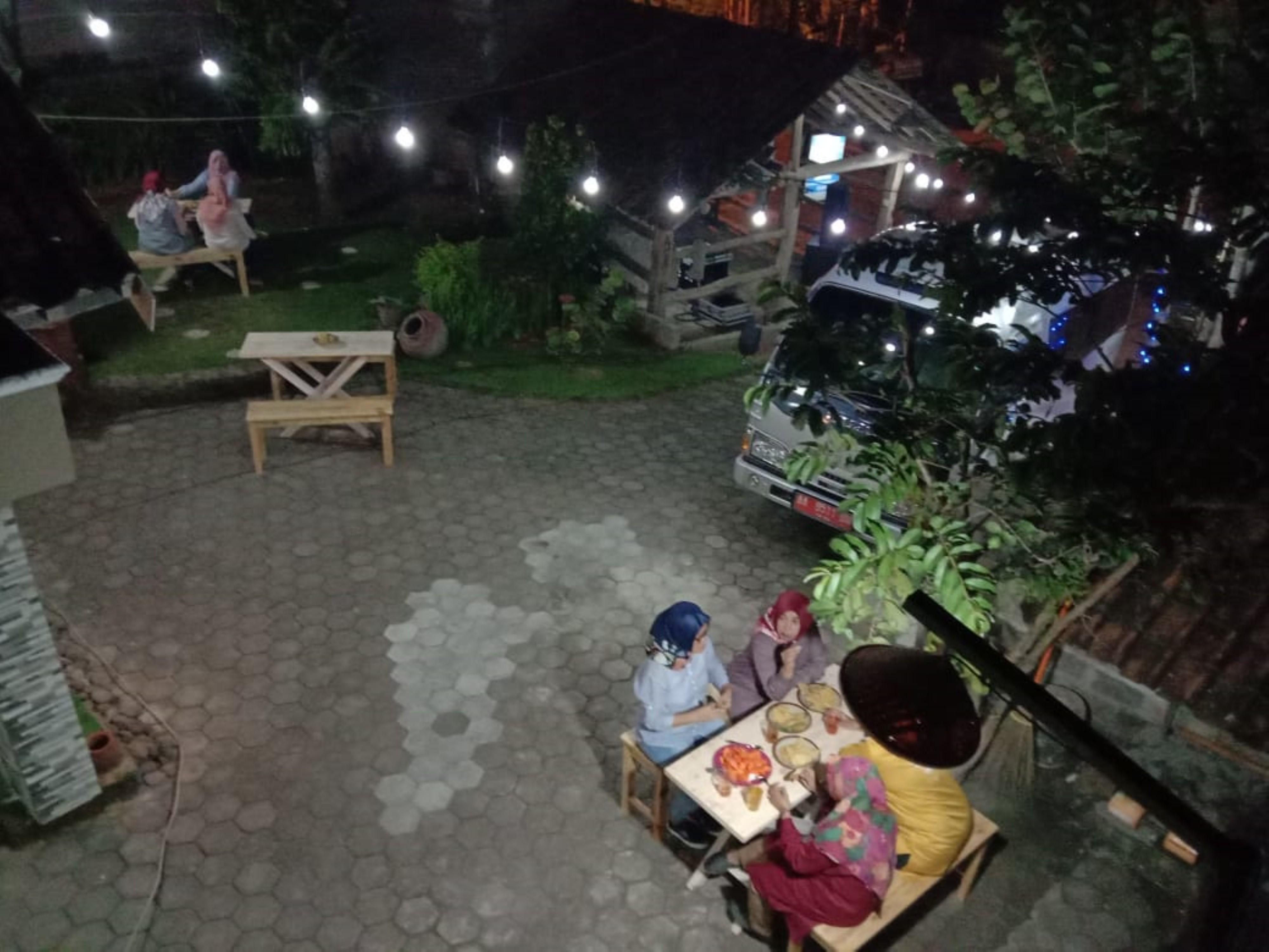 Penginapan Rudi Bantul Bagian luar foto